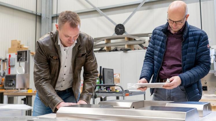 Die Geschäftsführer Jochen Wiechert und Stefan Mosel haben KonPro 2009 in Bohmte gegründet. Die Geschäftsführer Jochen Wiechert und Stefan Mosel haben KonPro 2009 in Bohmte gegründet.