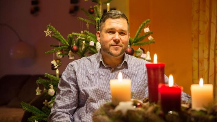 In der häuslichen Isolation: Berufssoldat Mario Gohde kehrte eine Woche vor Weihnachten aus dem Auslandseinsatz zurück. Die Feiertage kann er zwar zuhause verbringen, muss aber auf Abstand zu seinen Kindern und seiner Frau achten.