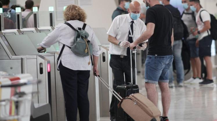 Die Quarantäne von Reise-Rückkehrern nach Deutschland soll verkürzt werden.