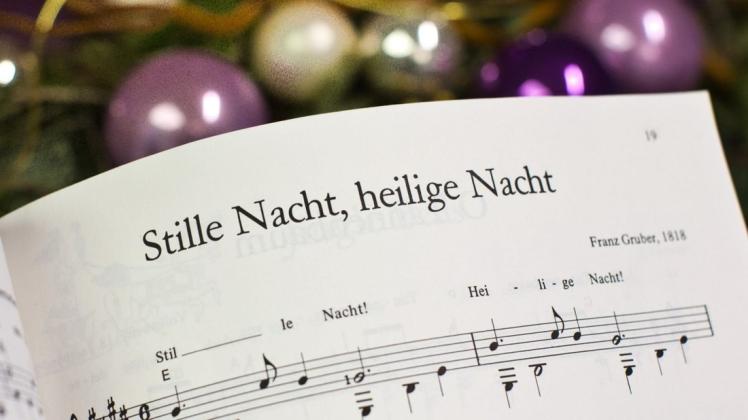Drei Strophen des Liedes "Stille Nacht, Heilige Nacht" sollen an Heiligabend um 22 Uhr in Werpeloh zu hören sein. Drei Strophen des Liedes "Stille Nacht, Heilige Nacht" sollen an Heiligabend um 22 Uhr in Werpeloh zu hören sein.