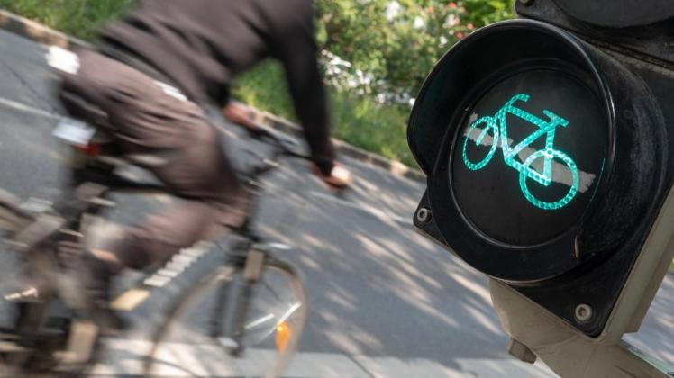 Grünes Licht für Radfahrer wünschen sich auch in Bramsche immer mehr Verkehrsteilnehmer. Aber wo sollten Radfahrer in Bramsche Vorfahrt haben?