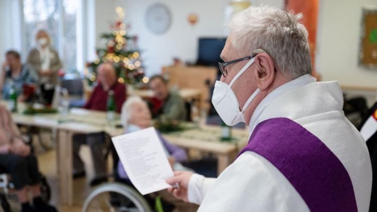Weihnachtsgottesdienst im Pflegeheim: Mancherorts findet er noch statt.
