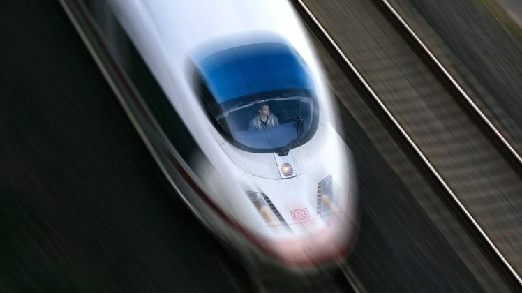 Bis zum Jahr 2030 soll die Bahn demnach alle deutschen Großstädte mit Fernzügen anfahren.
