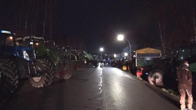 Landwirte demonstrieren vor AldiZentrallager in Lingen NOZ