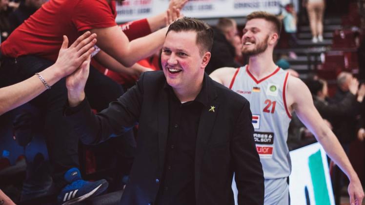 Für Dragons-Manager Marius Kröger (vorne) war 2020 ein anstrengendes, aber auch lehrreiches Jahr. Für Dragons-Manager Marius Kröger (vorne) war 2020 ein anstrengendes, aber auch lehrreiches Jahr.