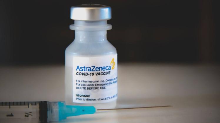 Erstmals wurde nun auch der Impfstoff des britischen Herstellers AstraZeneca zugelassen.