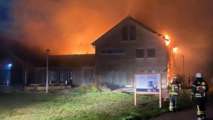 Der  Großbrand beim Naturschutz- und Bildungszentrum (NBZ) Alfsee in Rieste sorgt im Oktober für Schlagzeilen.