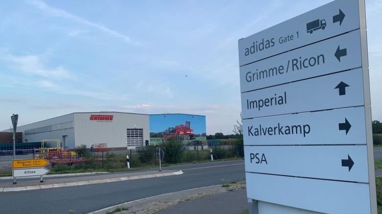Der Blick auf die Grimme-Hallen im interkommunalen Industrie- und Gewerbegebiet an der Autobahn 1.