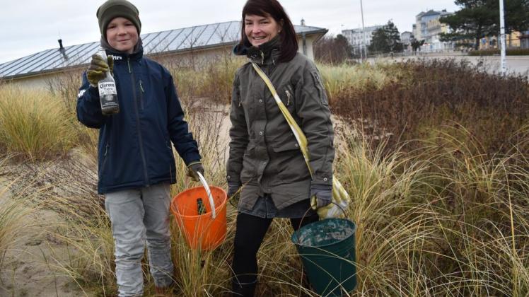 Nardine Stybel und ihr Sohn Oswin gehörten zu den Menschen, die an zwei Strandabschnitten Müll sammelten. Die Mengen werden in Kürze kategorisiert und ausgewertet.