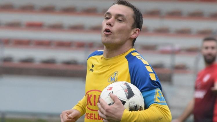Vor einem Jahr lagen Torjäger Dominik Entelmann und der SV Atlas Delmenhrost II souverän an der Spitze der Fußball-Kreisliga (Archivfoto). Vor einem Jahr lagen Torjäger Dominik Entelmann und der SV Atlas Delmenhrost II souverän an der Spitze der Fußball-Kreisliga (Archivfoto).