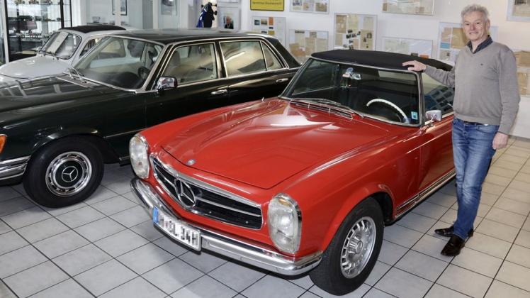 Einen Traum hat sich Peter Bruns erfüllt und einen 1964-er Mercedes SL gekauft. Schon als Kind hat er mit einem Spielzeugmodell davon gespielt.