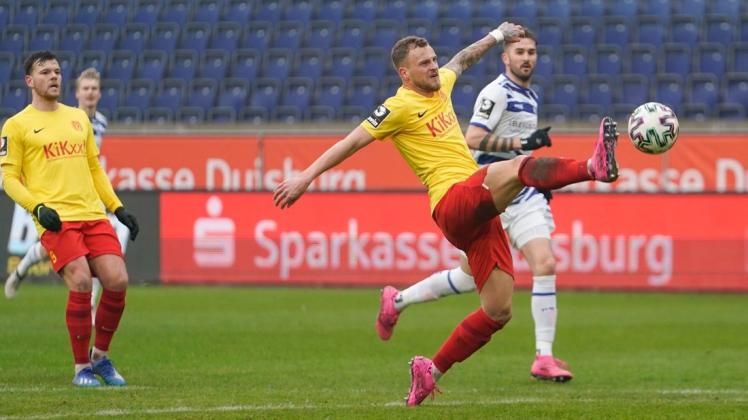 Christoph Hemlein (am Ball) verpasste in Duisburg sein erstes Tor für den SV Meppen.