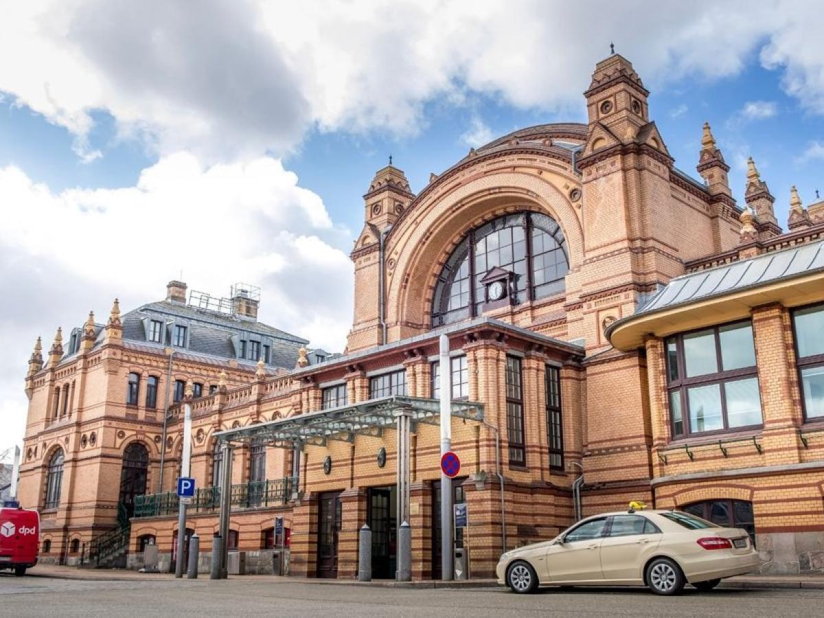 Und plötzlich brennt die Notbeleuchtung am Hauptbahnhof Schwerin | SVZ