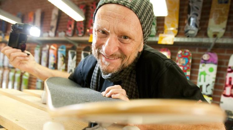Dittmann hat aus einem Keller heraus den ersten Skateboard-Fachhandel in Europa gegründet. Dafür hängte er seinen Lehrerberuf an den Nagel.