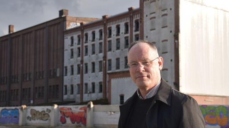 Lars Bredemeier ist seit Sommer 2019 Baustadtrat in Elmshorn. Seitdem hat er zweimal versucht, Jobs in anderen Städten zu bekommen.