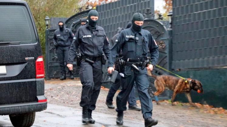 Razzia in Ostercappeln: Die Polizei hat Mitte Dezember erhebliche Vermögenswerte im Zuge einer Durchsuchung im Clan-Milieu vorläufig sichergestellt.