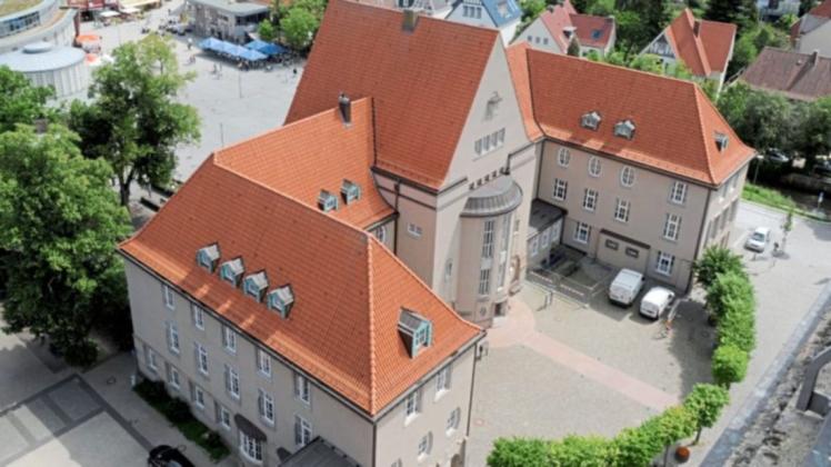 Bei der Oberbürgermeisterwahl und der Kommunalwahl wollen zahlreiche Kandidaten und Parteien im September 2021 in das Delmenhorster Rathaus einziehen.