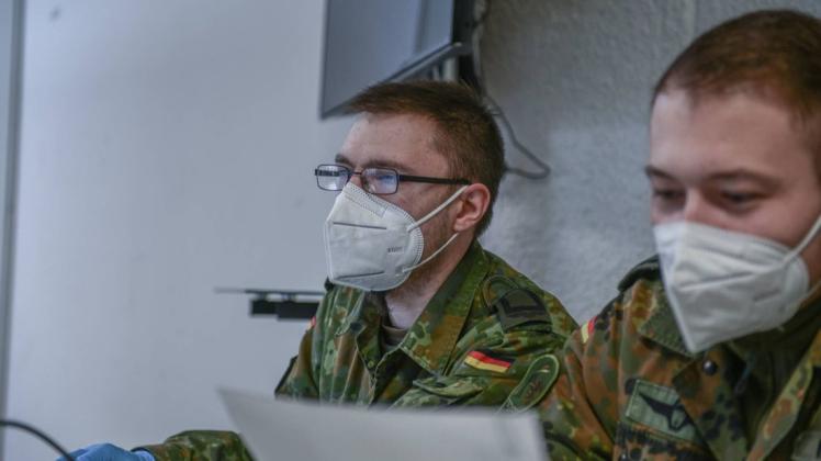 Soldaten unterstützen im Kampf gegen das Coronavirus im In- und Ausland.