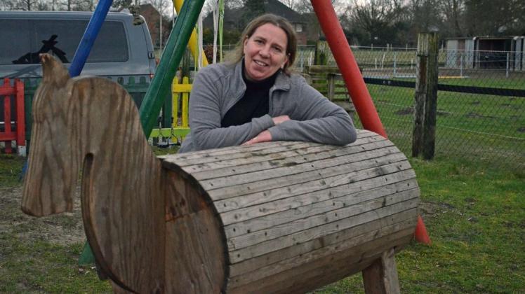 Kerstin Hunsche-Schellner geht nur ungern an dem verwaisten Kinderspielplatz auf ihrem Reiterhof vorbei. Sie versucht, den Kopf nicht hängen zu lassen.