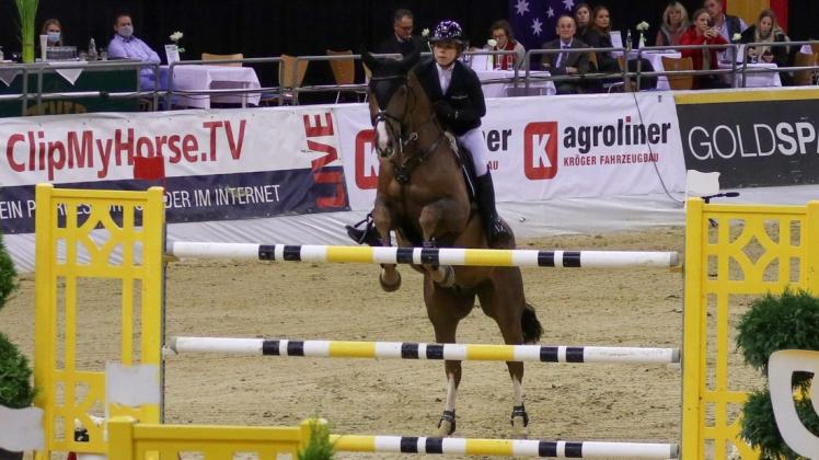 Schnell und fehlerlos: Zascha Nygaard Andreasen aus Dänemark gewann mit dem Wallach Quinn den Großen Preis von Oldenburg. Schnell und fehlerlos: Zascha Nygaard Andreasen aus Dänemark gewann mit dem Wallach Quinn den Großen Preis von Oldenburg.