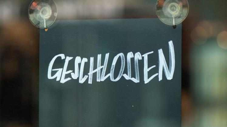 Aufgrund der verschärften Corona-Beschränkungen bleiben viele Ämter und Rathäuser für den Besucherverkehr geschlossen. Aufgrund der verschärften Corona-Beschränkungen bleiben viele Ämter und Rathäuser für den Besucherverkehr geschlossen.
