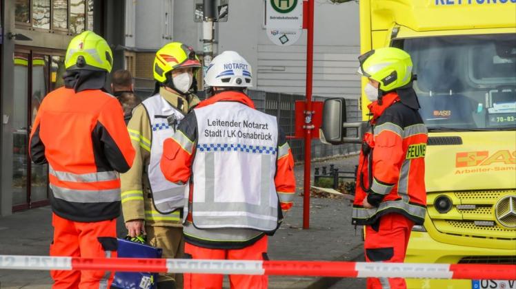 Bei einer Explosion in Osnabrück sind mindestens vier Menschen verletzt worden.