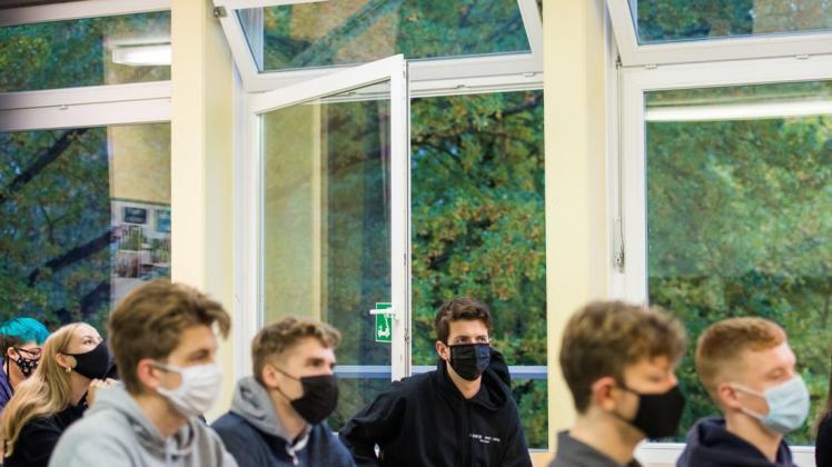 Der Anstieg der Corona-Infektionszahlen an den Schulen ist in einigen deutschen Bundesländern laut einer aktuellen Abfrage von "tagesschau.de" als dramatisch einzustufen.
