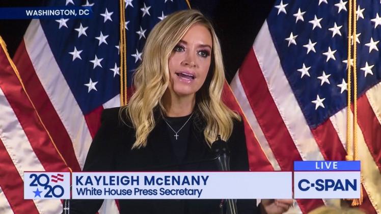 Kayleigh McEnany, Pressesprecherin des Weißen Hauses, hielt eine Pressekonferenz ab, um über angebliche Rechtsbrüche in Pennsylvania und anderen Bundesstaaten zu reden. Angesichts unbelegter Anschuldigungen über systematischen Betrug bei der US-Wahl schaltete der konservative TV-Sender Fox News weg.