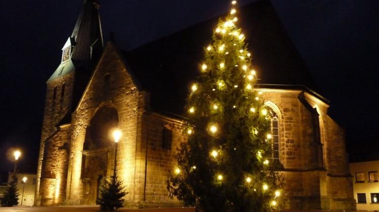 Die Westerkappelner Stadtkirche bleibt an Weihnachten geschlossen. Stattdessen soll es kurze Open-Air-Gottesdienste auf dem Kirchplatz geben. Je nach Corona-Lage könnte es aber auch sein, dass dieser so menschenleer bleibt wie auf dem Bild.
