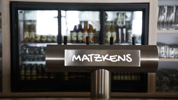 Der Zapfhahn im Matzkens in Hagen ist in diesem Monat nicht in Betrieb. Aber wie viele andere Hagener Gastronomen bietet auch das Gellenbecker Lokal einen Abhol- und Lieferservice.