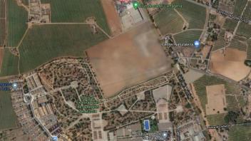 Welcher geheimnisvolle Ort verbirgt sich hier zwischen Freizeitpark und Naturkundemuseum im spanischen Cartagena.