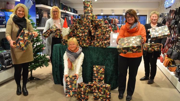 Eine Weihnachtsaktion für die Fürstenauer Tafel haben Susanne Kasper, Ulrike Hacker-Wedemeyer, Susanne Ludlage, Manuela Nestroy und Martina Erdwiens (von links) initiiert. Sie freuen sich auf zahlreiche Unterstützung.