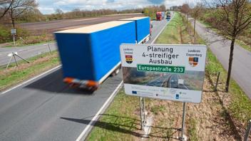 Als Hauptlärmquelle in Herzlake gilt die Bundesstraße B 213 (E 233). Sie steht im Blickpunkt des Lärmaktionsplans der Gemeinde. (Symbolfoto)