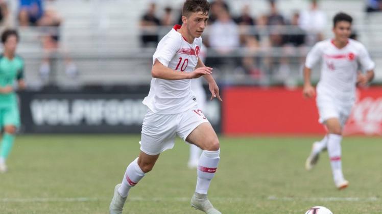 Der ehemalige türkische U17-Nationalspieler Kaan Er aus Delmenhorst ist der beste Torschütze für Werder Bremens U19. Der ehemalige türkische U17-Nationalspieler Kaan Er aus Delmenhorst ist der beste Torschütze für Werder Bremens U19.