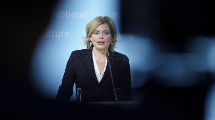 Julia Klöckner steht bei Supermärkten aufgrund eines Gesetzentwurfs in der Kritik.
