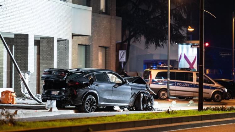 Bei einer tödlichen Kollision in Frankfurt hat ein SUV mehrere Menschen erfasst.