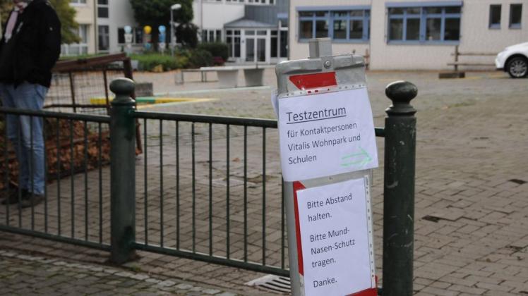 In der Turnhalle der Oberschule Bad Essen war am Sonntag das Corona-Testzentrum der Johanniter eingerichtet.