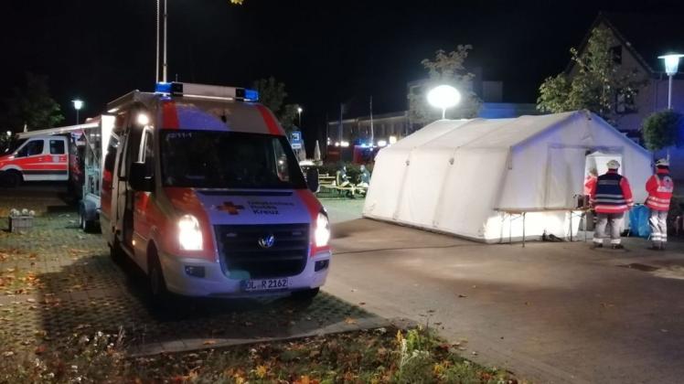 Helfer des Roten Kreuzes haben in der Nacht zu Mittwoch die Einsatzkräfte beim Brand im "Don Gantero" in Ganderkesee mit Verpflegung versorgt.