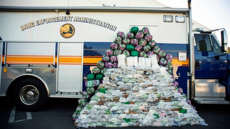Eine Pyramide aus Drogen: Nach eigenen Angaben handelt es um den größten Fund in der Geschichte der US-Antidrogenbehörde.