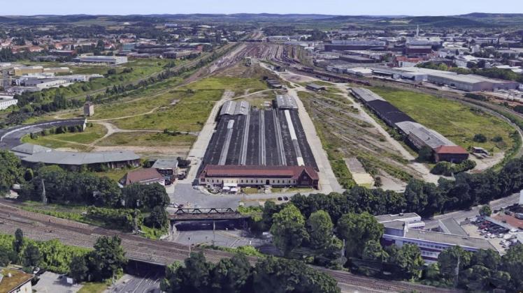 Ein neuer Stadtteil soll auf dem 22 Hektar großen Güterbahnhof entstehen. Die Coppenrath-Stiftung hat das Areal gekauft, um den Weg für eine neue Entwicklung frei zu machen.