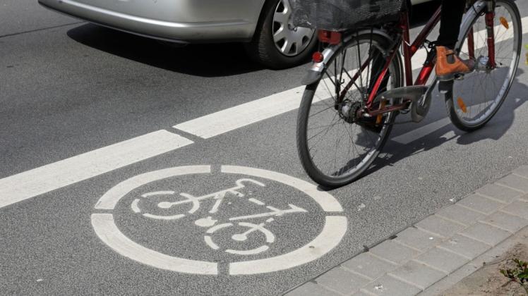 Das neue Amt für Mobilität soll die Bedürfnisse von Fußgängern, Rad- und Autofahrern gleichermaßen berücksichtigen und Rostock so umwelt- und menschenfreundlicher gestalten. Doch ob das Amt überhaupt realisiert werden kann, ist unklar.