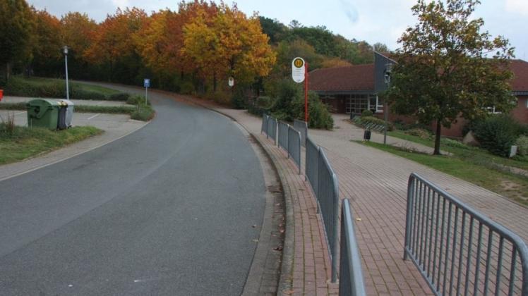 Die Haltestelle vor der Grundschule am Wiehengebirge in Ostercappeln. Der Umbau wird Anfang 2021 beginnen.