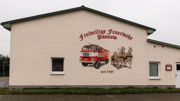 Die Feuerwehr in Passow hat Tradition, jetzt auch neue Mitglieder und erneuertes technisches Gerät.