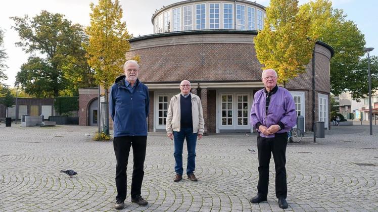 Gesellige Tüftler: Meinert Fischer (v.l.), Karl-Günter Ziesmer und Rolf Gellermann sehen das Reparaturcafé der AG 60plus (SPD) in Delmenhorst auch als sozialen Treffpunkt.