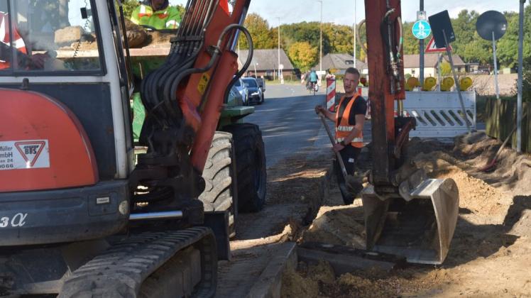 Die Sanierung des Radwegs an der Schönemoorer Landstraße liegt im Zeitplan: Die Baustelle ist bis zum Tannenweg vorgerückt.