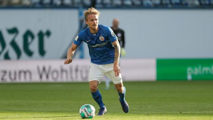 Hansa muss gegen Uerdingen auf Nils Butzen verzichten. Er verletzte sich im Training.