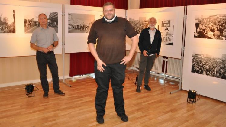Museumsleiter Benjamin Kryl (m.) mit dem früheren Bürgermeister Bernd Rolly und Dirk Johannisson vom Fachbereich Kultur. Museumsleiter Benjamin Kryl (m.) mit dem früheren Bürgermeister Bernd Rolly und Dirk Johannisson vom Fachbereich Kultur.