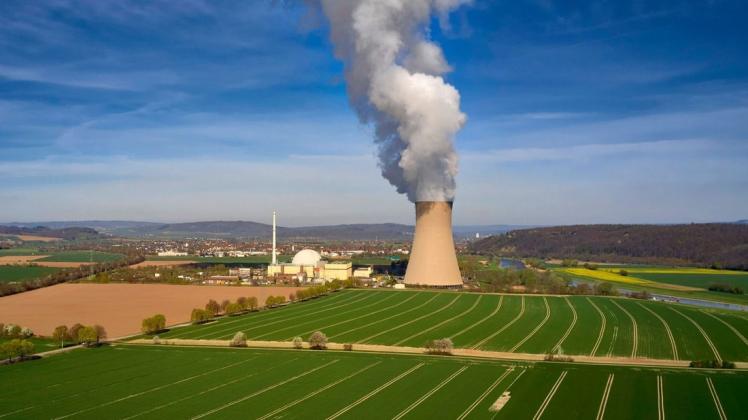 Die deutschen Kernkraftwerke wie dieses in Grohnde sind im Vergleich sehr sicher, sagt Forscherin Anna Maria Wendland.