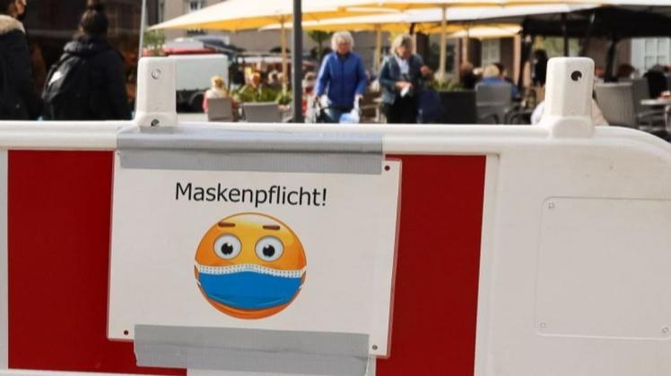 Negativ-Beispiel Delmenhorster Wochenmarkt: Einzelne Masken-Nörgler schaden allen. Foto: Melanie Hohmann Negativ-Beispiel Delmenhorster Wochenmarkt: Einzelne Masken-Nörgler schaden allen. Foto: Melanie Hohmann