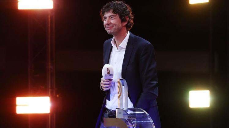 Virologe Christian Drosten nahm den Sonderpreis beim 11. Deutschen Radiopreises in Hamburg persönlich an. Virologe Christian Drosten nahm den Sonderpreis beim 11. Deutschen Radiopreises in Hamburg persönlich an.